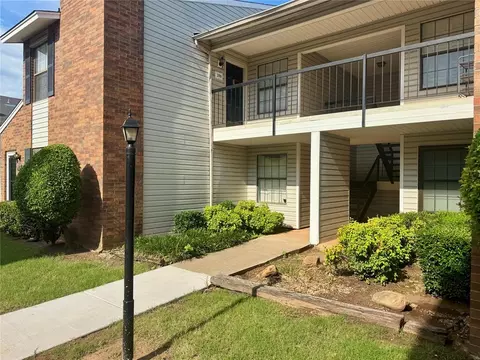 3000 Chautauqua Ave #208, Norman, OK 73072