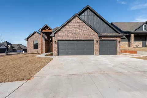 11713 NW 102nd St, Yukon, OK 73099