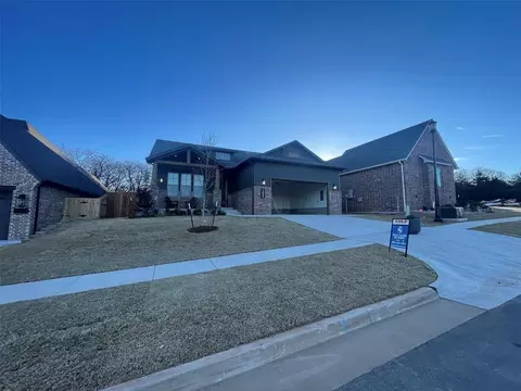 1008 Statehood St, Edmond, OK 73034