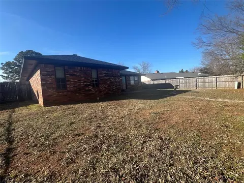 Exterior - 703 Cedar Ln, Tecumseh, OK 74873 photo 6 of 8