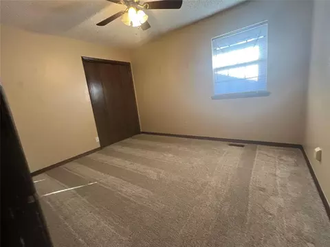 Bedroom - 703 Cedar Ln, Tecumseh, OK 74873 photo 2 of 4