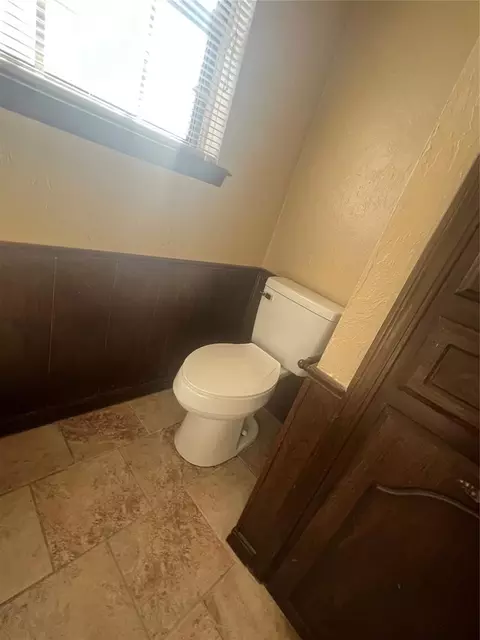 Bath - 703 Cedar Ln, Tecumseh, OK 74873 photo 1 of 5