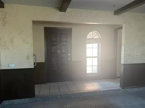 Entry Way - 703 Cedar Ln, Tecumseh, OK 74873 photo 1 of 3
