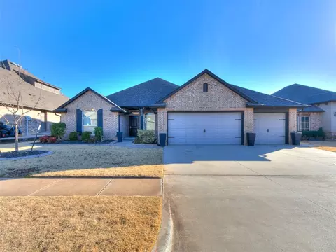 1100 Lindsey Ln, Moore, OK 73160