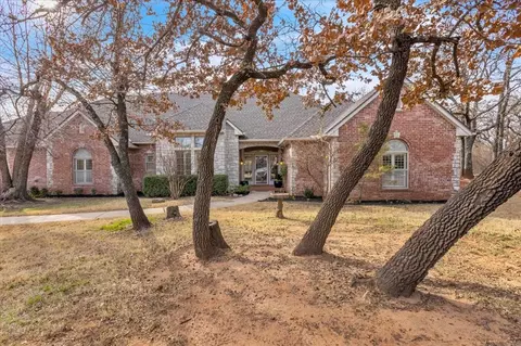 5617 Georgetowne Rd, Edmond, OK 73034