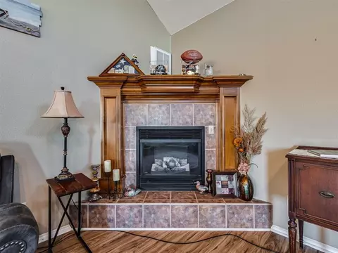 Living - 30280 Stephens Dr, Mcloud, OK 74851 photo 2 of 3