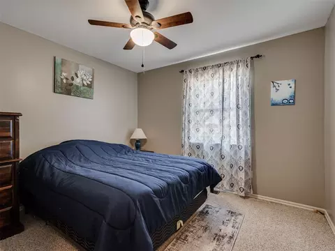 Bedroom - 30280 Stephens Dr, Mcloud, OK 74851 photo 7 of 9