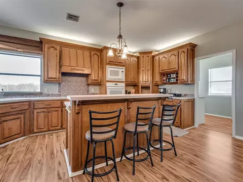 Kitchen - 30280 Stephens Dr, Mcloud, OK 74851 photo 1 of 4