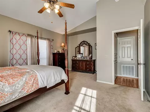 Bedroom - 30280 Stephens Dr, Mcloud, OK 74851 photo 5 of 9