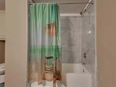 Bath - 30280 Stephens Dr, Mcloud, OK 74851 photo 6 of 7