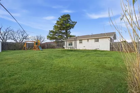 Exterior - 1608 Wilson St, Altus, OK 73521 photo 6 of 10