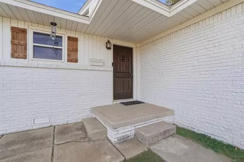 Exterior - 1608 Wilson St, Altus, OK 73521 photo 4 of 10