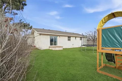 Exterior - 1608 Wilson St, Altus, OK 73521 photo 9 of 10