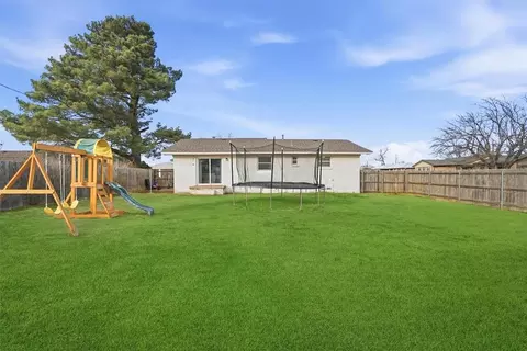 Exterior - 1608 Wilson St, Altus, OK 73521 photo 7 of 10