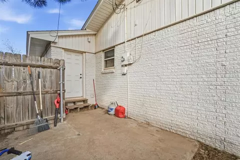 Exterior - 1608 Wilson St, Altus, OK 73521 photo 5 of 10