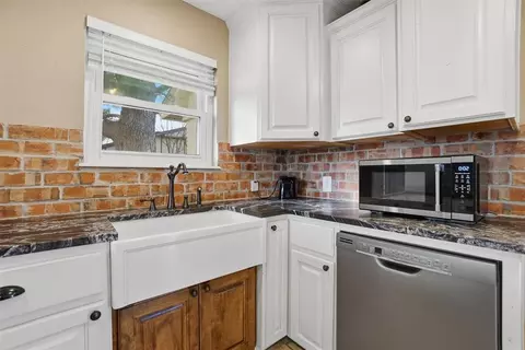 Kitchen - 1608 Wilson St, Altus, OK 73521 photo 5 of 5