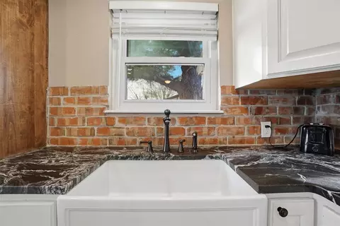 Kitchen - 1608 Wilson St, Altus, OK 73521 photo 4 of 5