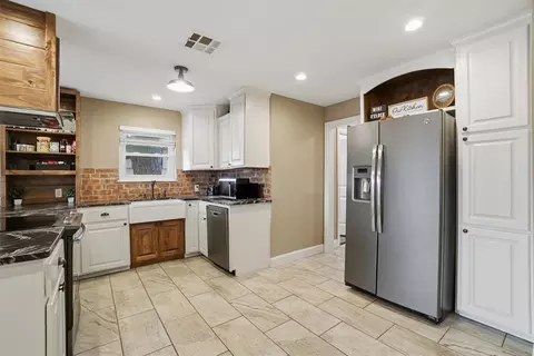 Kitchen - 1608 Wilson St, Altus, OK 73521 photo 1 of 5