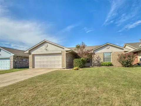 321 Bradgate Dr, Yukon, OK 73099