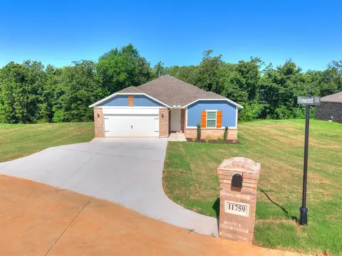 11759 Sweeping Ln, Guthrie, OK 73044