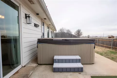 Exterior - 2134 NW Saddleback Blvd, Norman, OK 73072 photo 7 of 7
