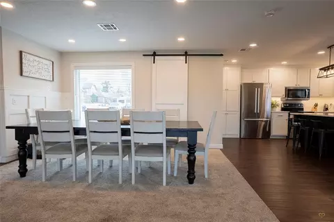 Dining - 2134 NW Saddleback Blvd, Norman, OK 73072 photo 3 of 3