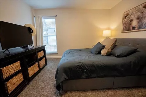 Bedroom - 2134 NW Saddleback Blvd, Norman, OK 73072 photo 4 of 6