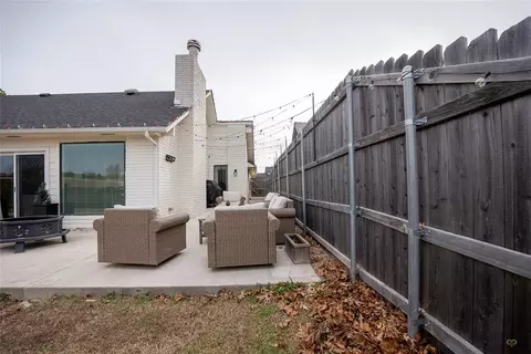Exterior - 2134 NW Saddleback Blvd, Norman, OK 73072 photo 4 of 7
