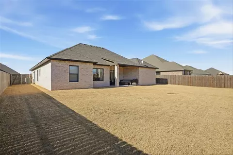 Exterior - 3312 Continental Ct, Altus, OK 73521 photo 7 of 8
