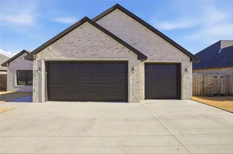 Exterior - 3312 Continental Ct, Altus, OK 73521 photo 5 of 8