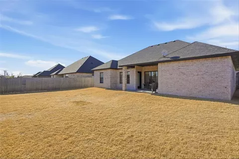 Exterior - 3312 Continental Ct, Altus, OK 73521 photo 8 of 8