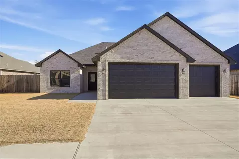 Exterior - 3312 Continental Ct, Altus, OK 73521 photo 2 of 8