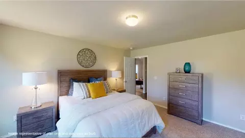 Bedroom - 1613 W Fall Rd, Noble, OK 73068 photo 3 of 4