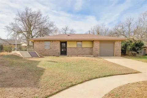 1610 Briarcliff Ct, Norman, OK 73071