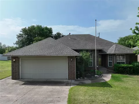 922 Blue Bird Ter, Purcell, OK 73080