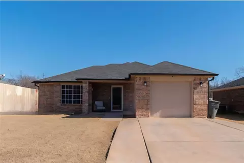 714 Geronimo Ln, Pauls Valley, OK 73075