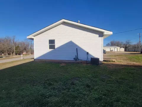 Other - 128 N 5th St, Mcloud, OK 74851 photo 7 of 7