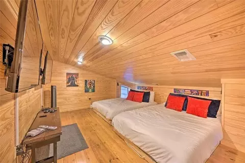 Bedroom - 67 Bent Pine Trl, Broken Bow, OK 74728 photo 6 of 6