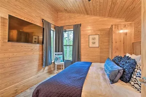Bedroom - 67 Bent Pine Trl, Broken Bow, OK 74728 photo 4 of 6