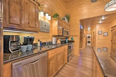 Kitchen - 67 Bent Pine Trl, Broken Bow, OK 74728 photo 3 of 4