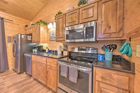 Kitchen - 67 Bent Pine Trl, Broken Bow, OK 74728 photo 4 of 4