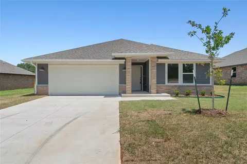4629 Lincoln Lndg, Harrah, OK 73045