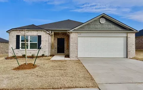 517 Hillsboro Dr, Noble, OK 73068