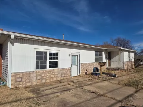 109 W Vandament Ave, Yukon, OK 73099