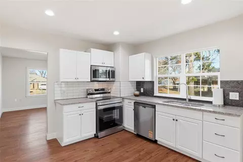Kitchen - 200 SW 5th, Tuttle, OK 73089 photo 1 of 6