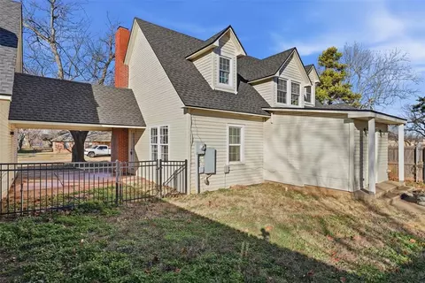 Exterior - 200 SW 5th, Tuttle, OK 73089 photo 6 of 6