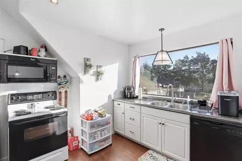 Kitchen - 200 SW 5th, Tuttle, OK 73089 photo 4 of 6