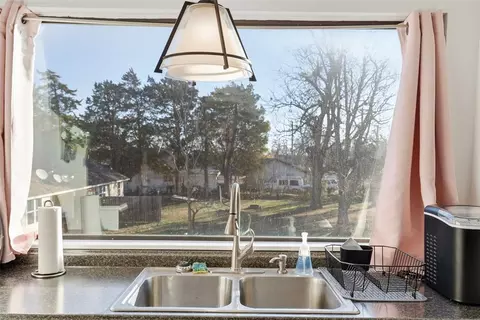 Kitchen - 200 SW 5th, Tuttle, OK 73089 photo 6 of 6
