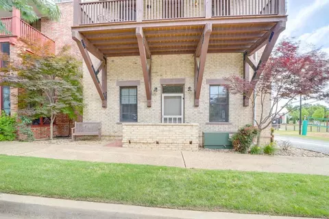 29 Park St, Carlton Landing, OK 74432