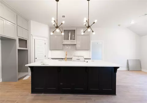 9316 NW 86th St, Yukon, OK 73099